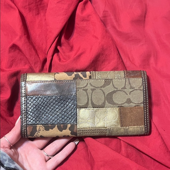 Vintage Coach Wallet - Picture 2 of 3